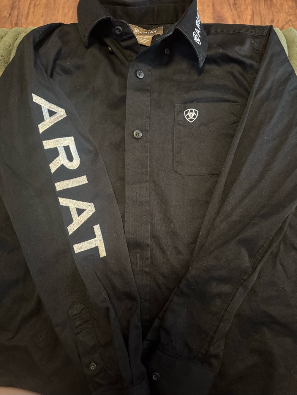 Ariat Black Button-Down Shirt with Silver Logo Sleeve Boys size M 10-12